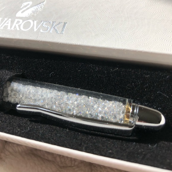 NWT. Swarvoski Crystal filled quality ballpoint pen. replaceable ink cartridge. - Picture 3 of 8